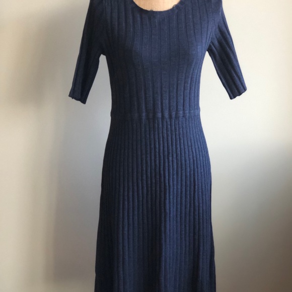 Ann Taylor Dresses & Skirts - Ann Taylor dress Ann Taylor Dresses & Skirts - Ann Taylor dress